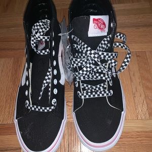 Brand new Vans shoes for women or men